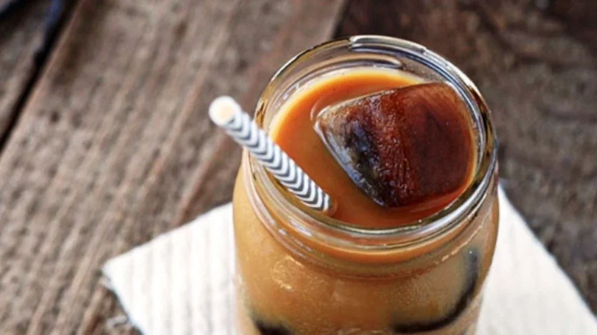 Resep dan Cara Membuat Es Sirup Kopi