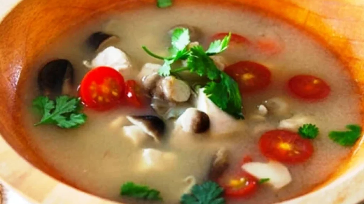 Resep dan Cara Membuat Sup Ayam Asam Pedas Ala Thailand