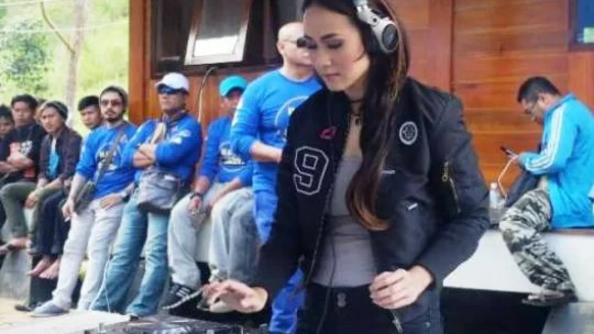 Aksi Lovely Genia Sang DJ Cantik di PON XIX