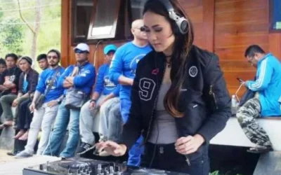 Aksi Lovely Genia Sang DJ Cantik di PON XIX