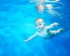 Berenang Dan Manfaatnya Bagi Perkembangan dan Kecerdasan Bayi