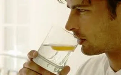 Manfaat Minum Air Putih Hangat