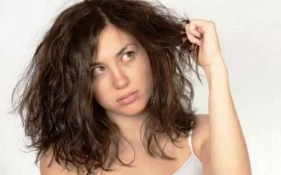 Tips Mengatasi Rambut Kering Secara Alami dan Faktor Penyebabnya