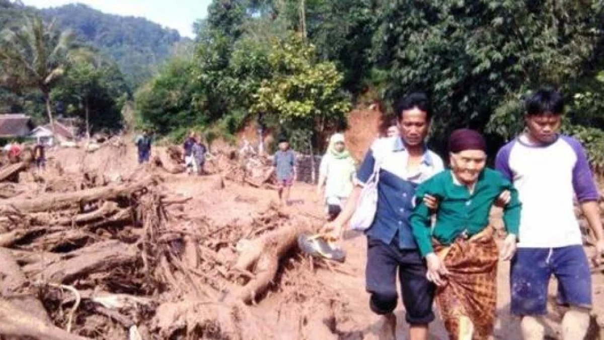 Kondisi Memprihatinkan, 18 Orang Tewas Dan 1.000 Warga Mengungsi Akibat Banjir Bandang Garut Jabar