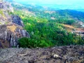 Tempat Wisata Di Jogja Yang Asik Untuk Foto Selfie: Gunung Api Purba Nglanggeran Dengan Gugusan Batu Kokohnya