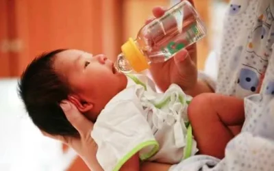 Waspadalah!! Pemberian Air Putih Pada Bayi