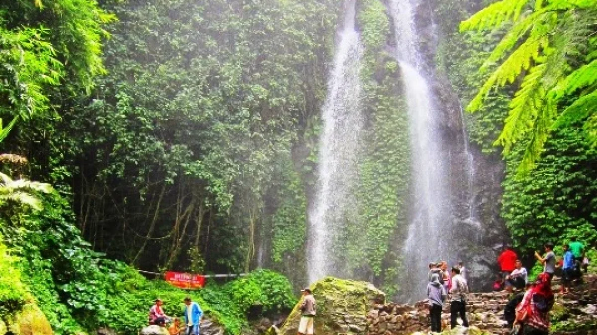 Indahnya Air Terjun Jumog di Lereng Gunung Lawu