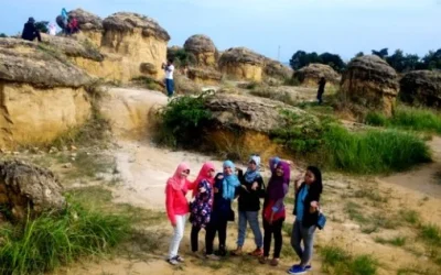 Tempat Wisata Bukit Jamur Di Gresik Yang Unik Dan Menarik Untuk Di Kunjungi