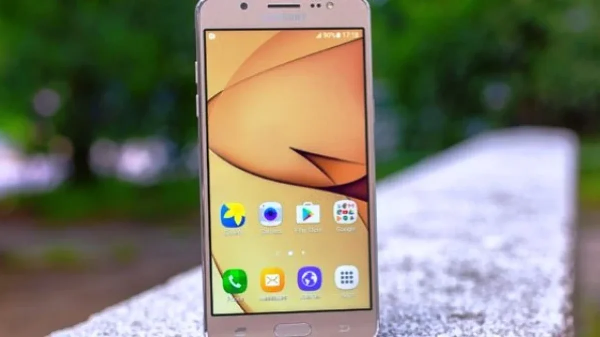 Harga Samsung Galaxy J5 2016 Terbaru November, Spesifikasi, Kelebihan dan Kekurangan