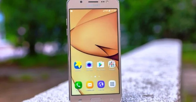 Harga Samsung Galaxy J5 2016 Terbaru November, Spesifikasi, Kelebihan dan Kekurangan