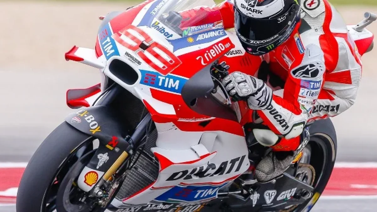 Berita MotoGP 2017 Terbaru: Motor Baru Ducati Membuat Lorenzo Kaget