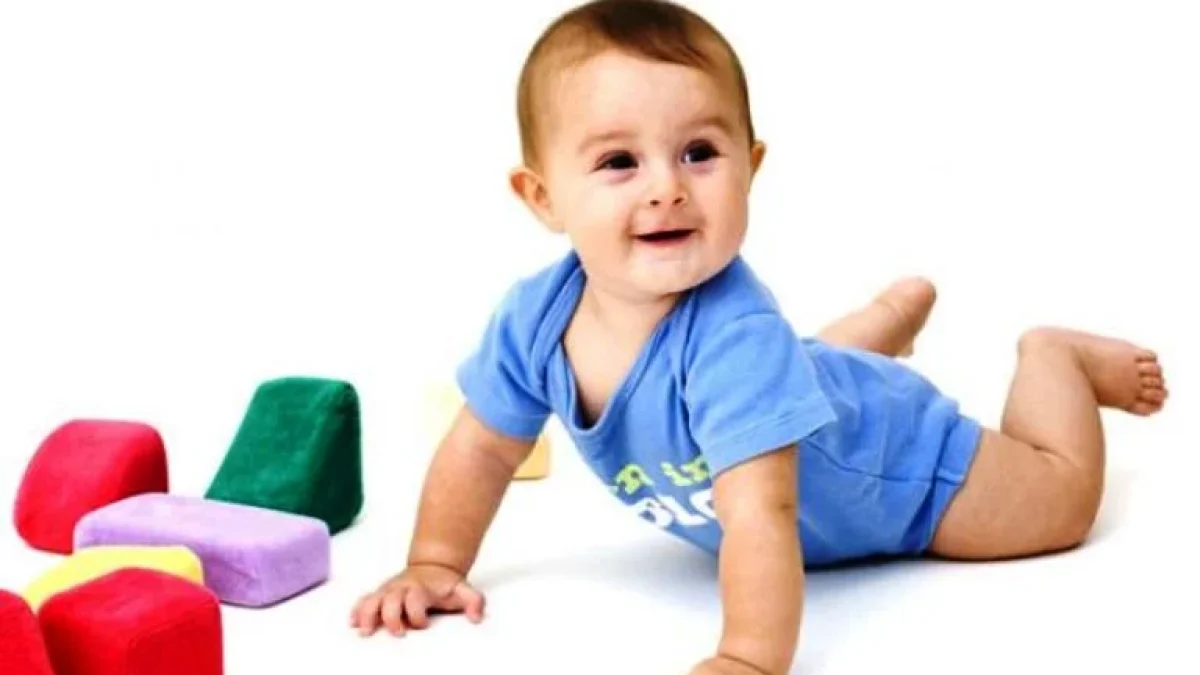 Tips Merangsang Bayi Mau dan Gemar Merangkak