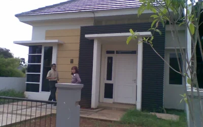 100 Gambar Rumah Minimalis 1 Lantai yang Menginspirasi, Warna Cat, Bentuk Muka, dan Selera (31-40) Eps Taman Depan Menghijau