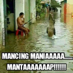 16 Meme Banjir Jakarta 2017, Air Menggenang Dimana-mana