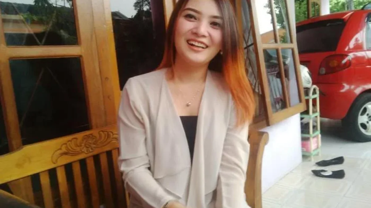 Foto Korban Banjir, Si Cantik “Wulan” yang Menjadi Viral