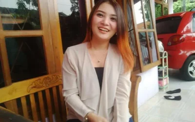 Foto Korban Banjir, Si Cantik “Wulan” yang Menjadi Viral