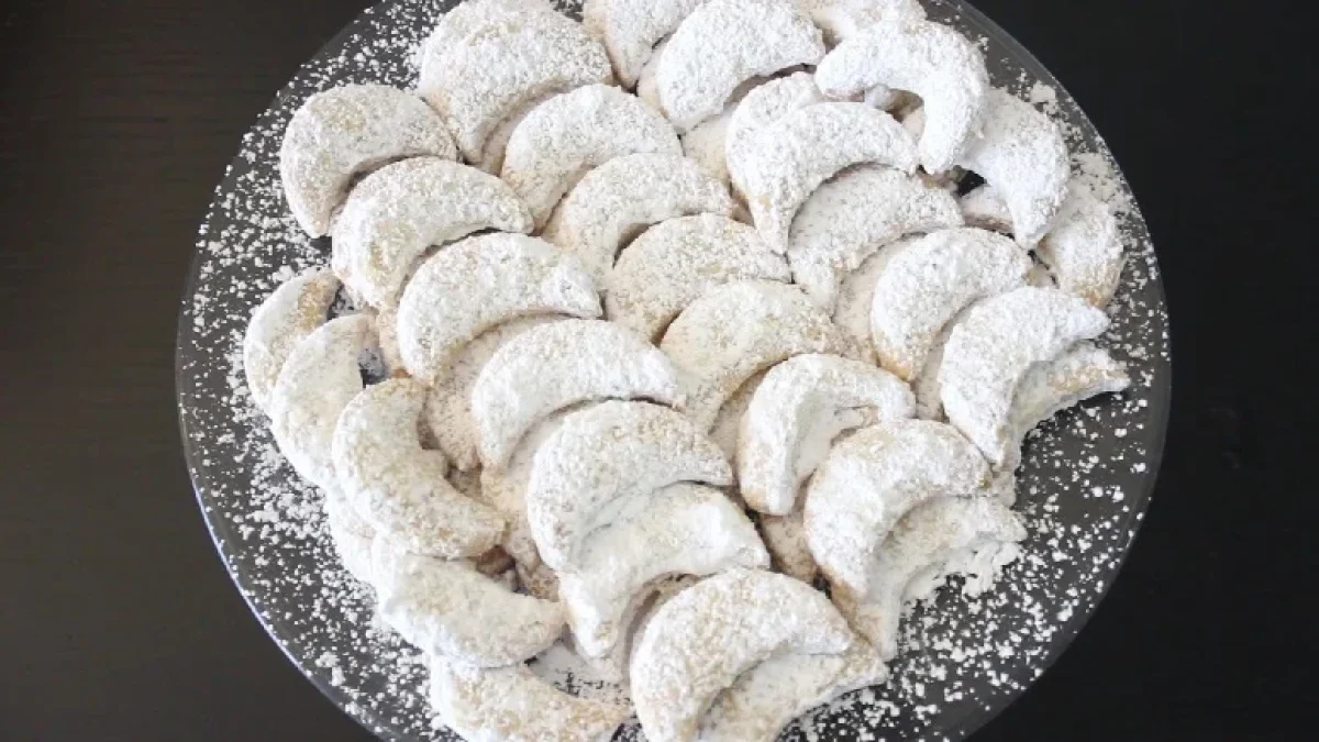 Resep dan Cara Membuat Kue Putri Salju Lebaran 2017 yang Dingin dan Renyah