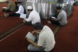 10 Amalan Hari Jumat yang Disunnahkan3 wartasolo.com