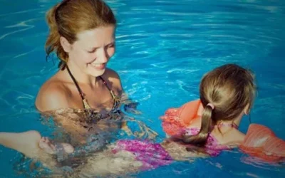 4 Keuntungan Mengajari Anak Berenang, Atasi Phobia Air dari Kecil