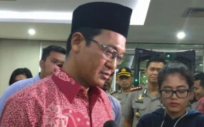 Buntut Jadi Saksi Ahok, Ishomuddin Dihentikan dari MUI