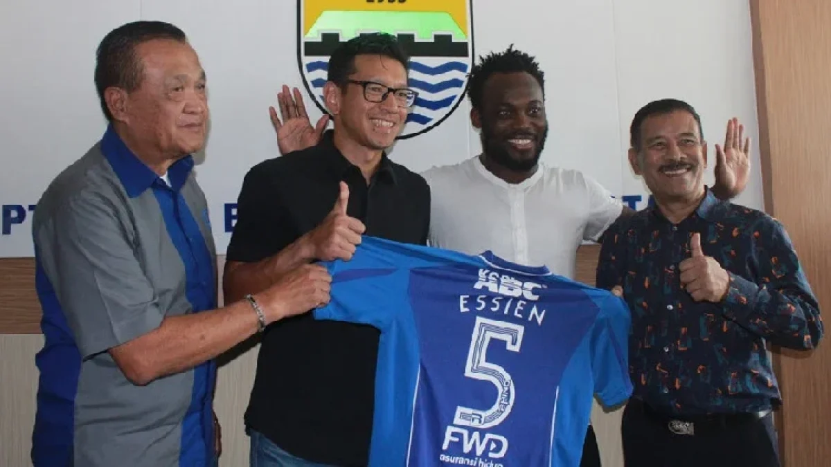 Essien Diejek Media Luar Negeri Soal Gabung Persib