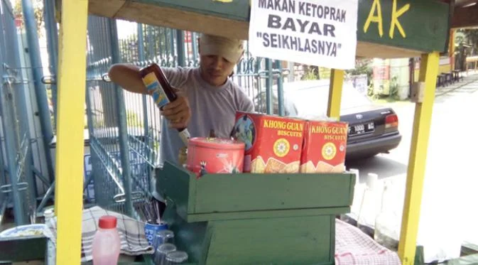 Kisah Hikmah Penjual Ketoprak: Sholat Saja Dijaga Maka Allah akan Menjaga Dagangannya