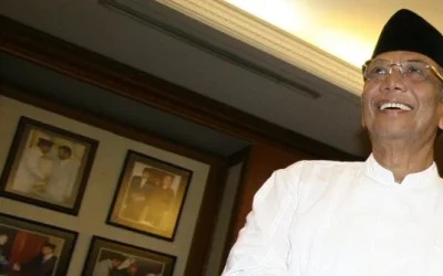 Mengenang KH Hasyim Muzadi dalam Tulisan: Ukasyah, Mantan Preman Menangis Dalam Pelukan Nabi