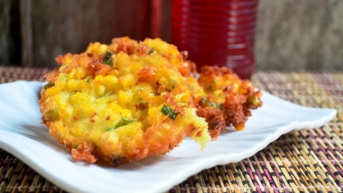 Resep dan Cara Membuat Bakwan Jagung Pedas Gurih, Mudah Banget!
