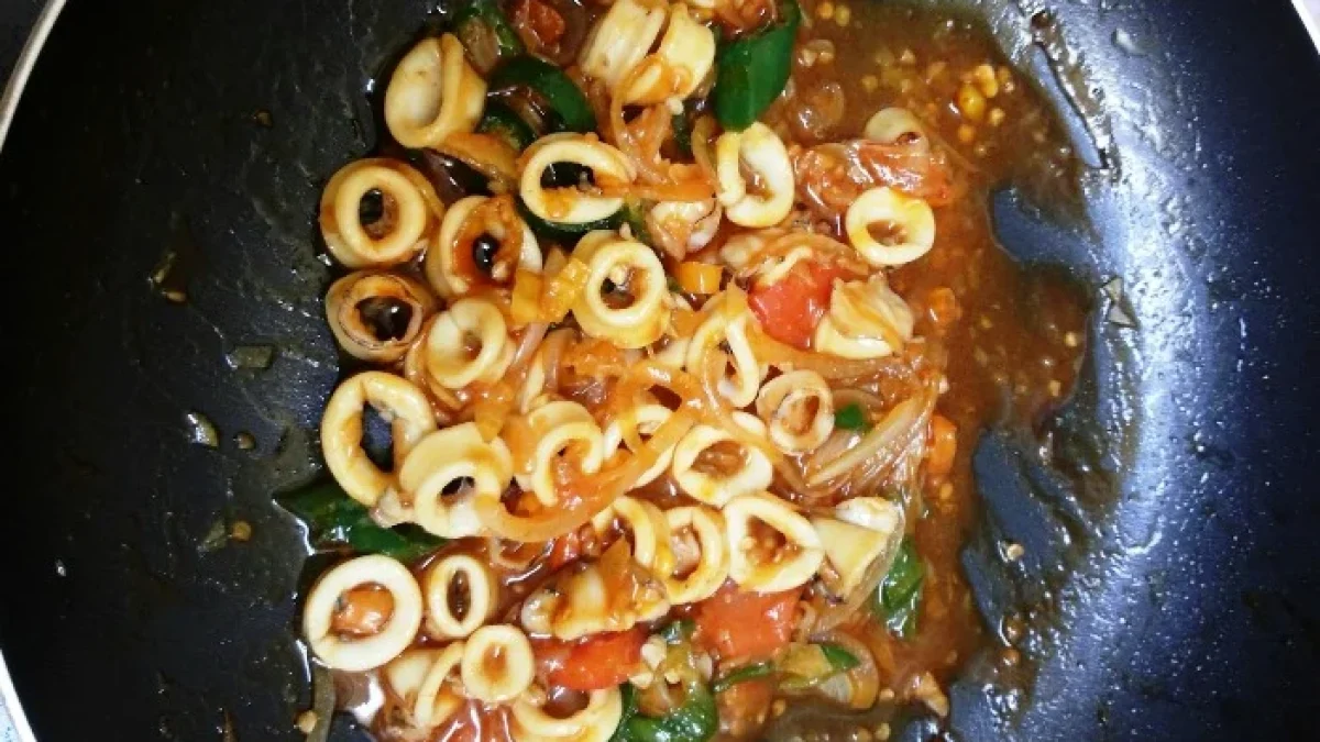 Resep dan Cara Membuat Cumi Pedas Kemangi, Rasanya Nikmat Banget!
