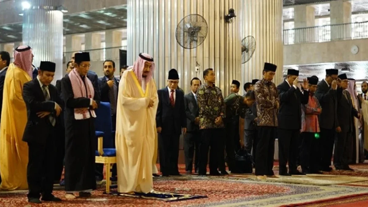 Misteri Lokasi Sholat Jumat Raja Salman saat di Pulau Dewata Terkuak, Antusiasme Warga Bali dan Foto Bersama Rombongan