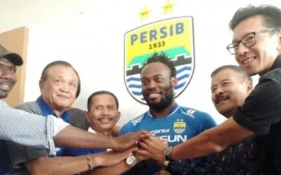 Michael Essien Resmi Berkostum Persib Bandung, Berapa Ya Gajinya Semusim ?