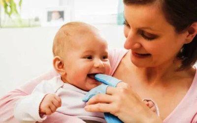 Tips Aman Membersihkan Mulut Bayi Untuk Mencegah Jamur