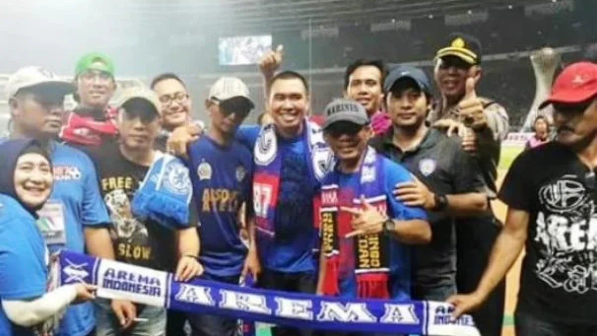 Walikota Malang Abah Anton Gelontorkan Bonus 100 Juta Untuk Pemain Arema FC Juarahi Piala Presiden 2017