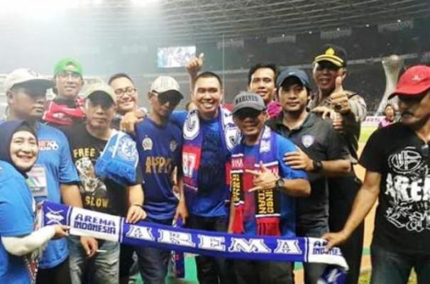 wali kota malang abah anton gelontorkan bonus 100 juta untuk pemain arema fc