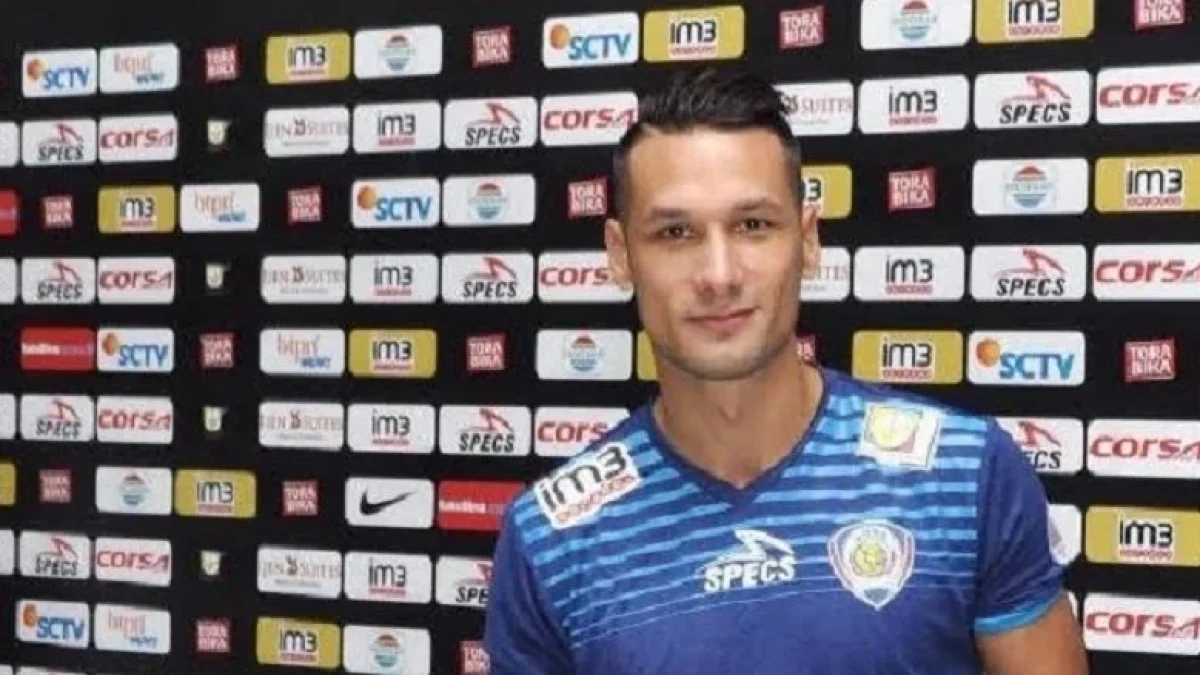 Ini Alasan Sebenarnya Raphael Maitimo Merumput Bersama Persib