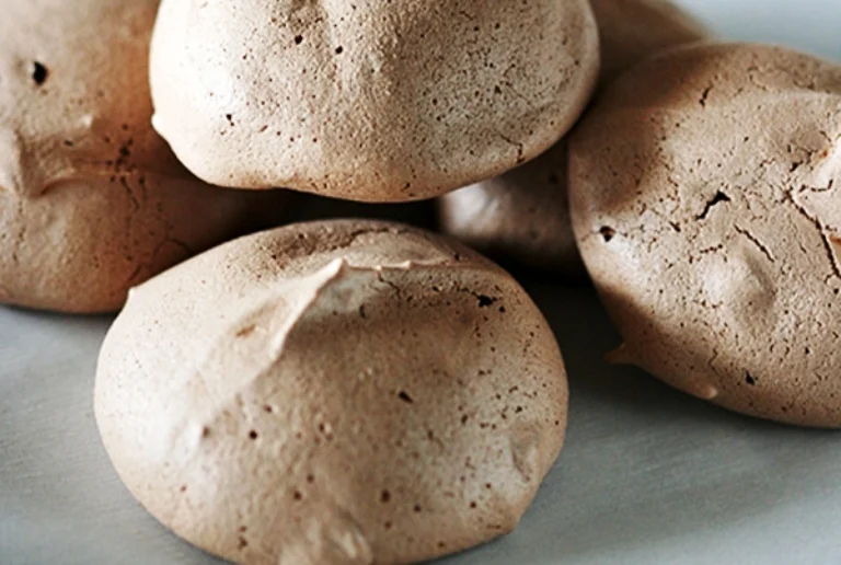 Kue Kering Terbaru 2017: Meringue Mocha-Chip, Rasakan Sensasi Ledakannya Dimulut Anda
