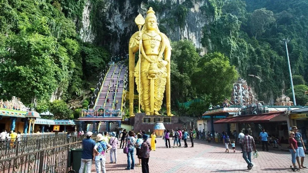 Jalan-Jalan ke Batu Caves, Wisata Religi yang Menyegarkan Pikiran