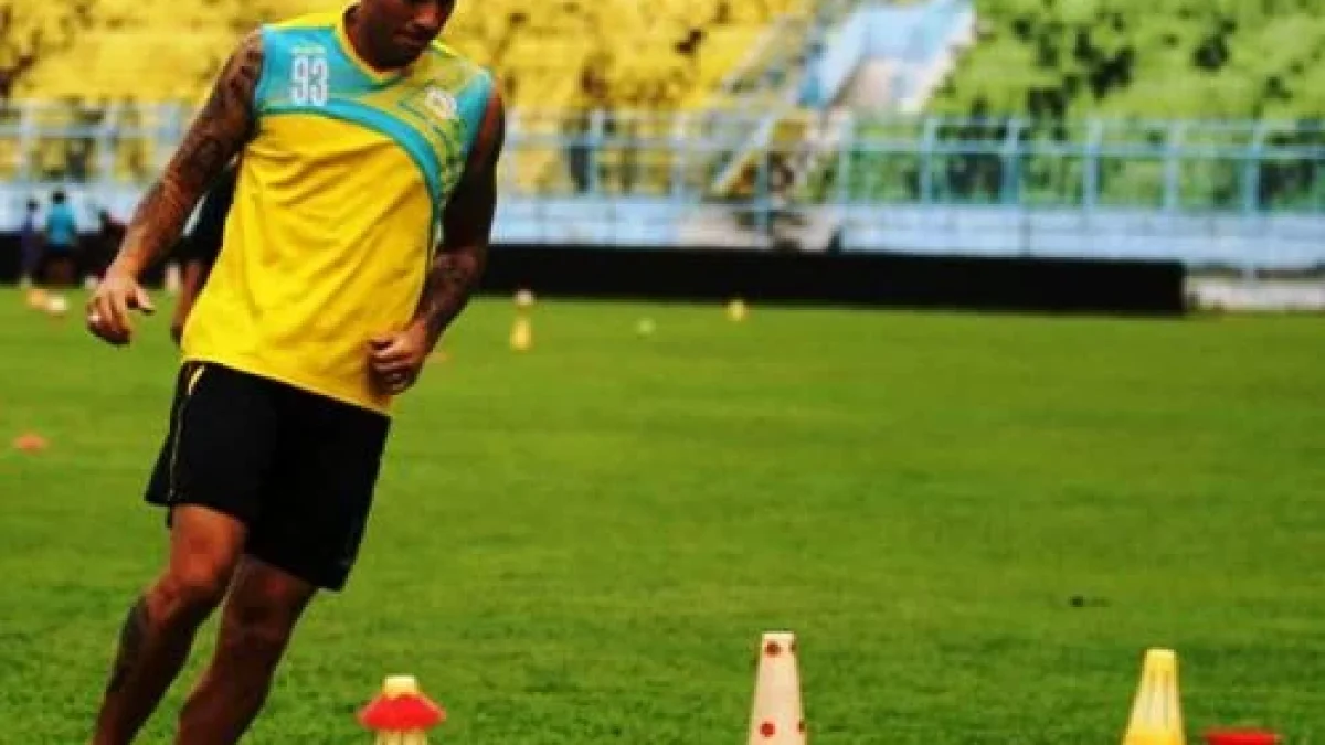 Kabar Arema FC Tebaru: Marquee Player Juan Pablo Pino dan Eloco Gonzales Akan Absen Lawan Beruang Madu? (01/5/17)