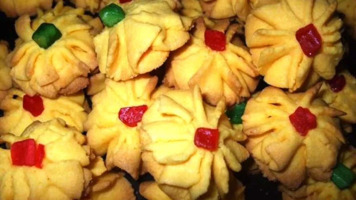 Kue Kering Terpopuler: Kue Semprit Almond Yang Enak Banget