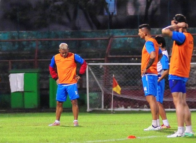 Arema FC Akn Bermain Ngotot Lawan PSM di Mattoangin