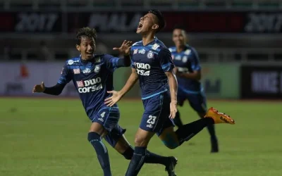 Jelang Liga 1 Gojek Traveloka Arema FC Vs Mitra Kukar, Singo Edan Krisis Bek Aji Santoso Akan Duetkan Saiful Indra Dengan Hanif Sjahbandi
