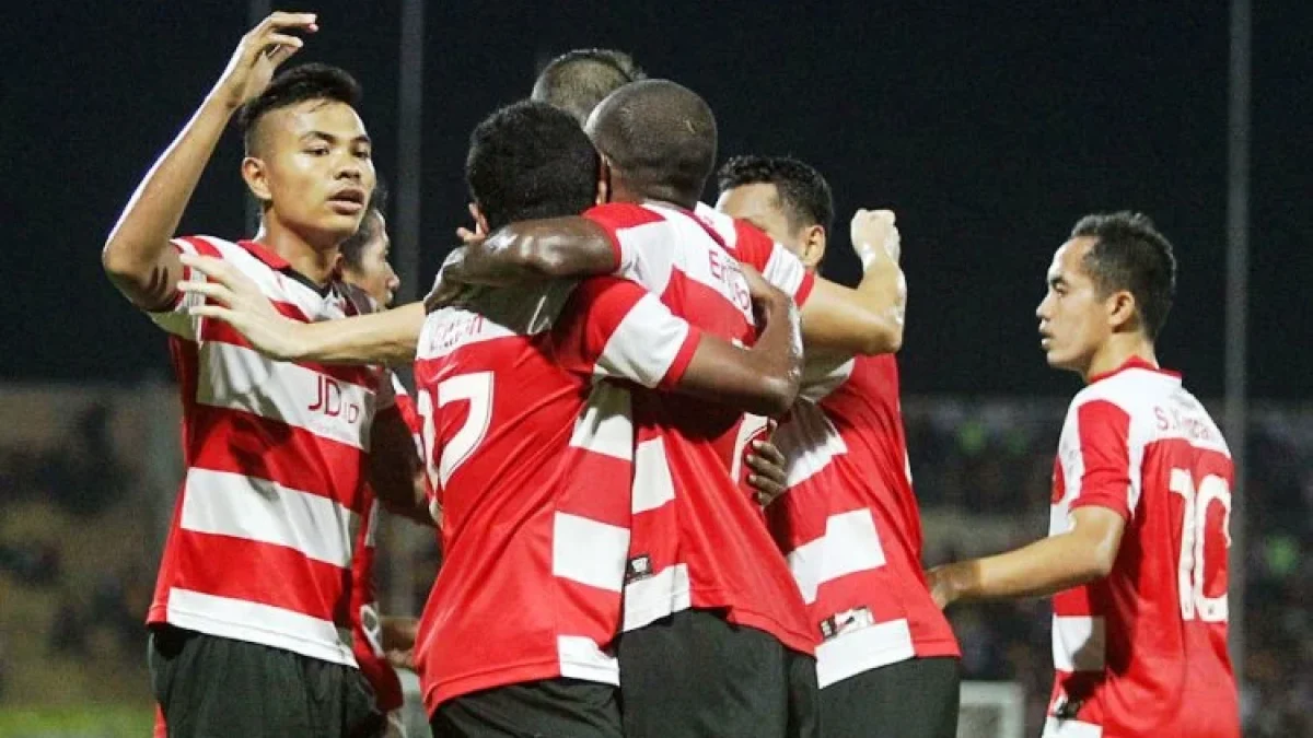 Akhirnya Madura United FC Pecah Rekor Tak Terkalahkan PS TNI di Stadion Gelora Ratu Pamelingan