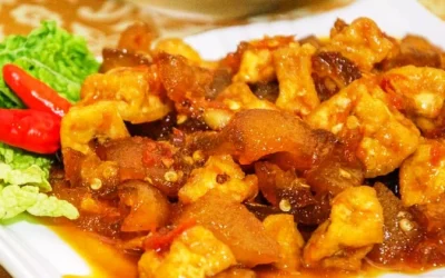 Oseng-oseng Mercon Kikil Sapi, Pedasnya Nendang Banget