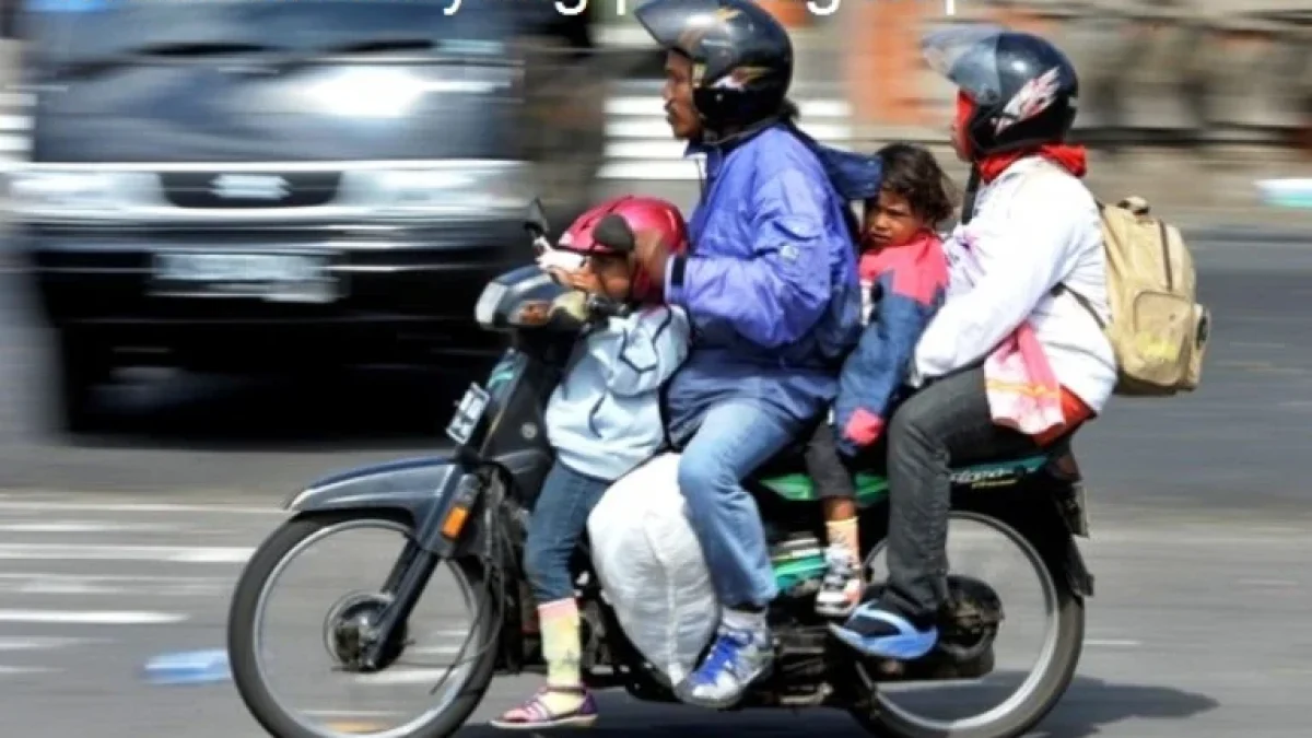CAPTION DP BBM MUDIK LEBARAN TERBARU, Gambar Animasi Bergerak GIF Lucu Dan Kocak