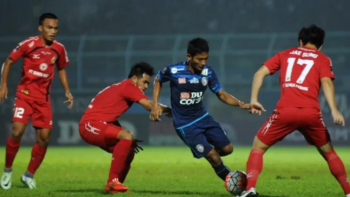 Prediksi Susunan Pemain Semen Padang Vs Arema FC, Liga 1 Gojek Traveloka Pekan 16 (21/7/2017)