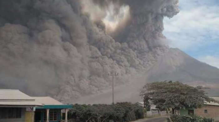Berita Terbaru Gunung Sinabung 20 Kali Erupsi