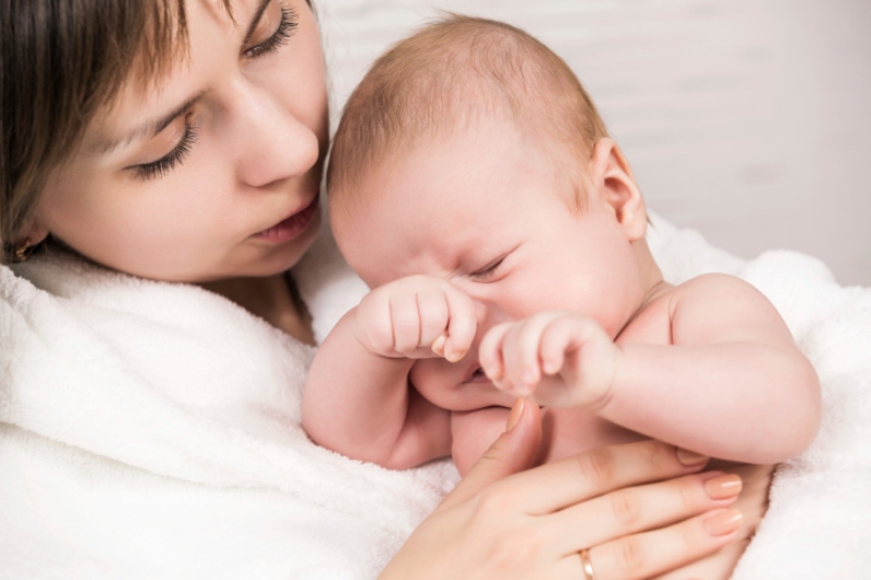 Tanda-tanda Bayi Kena Alergi Susu Sapi, Kenali Cirinya Pada Si Buah Hati