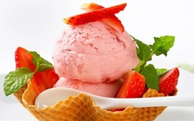 Cara Cepat Membuat Es Krim Strawberry Yang Lumer dan Ngena Banget Dilidah