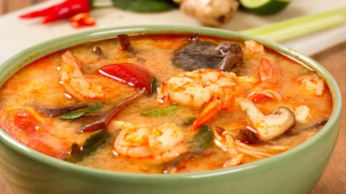 Cara Membuat Sup Seafood Rempah Mantap dan Endes Banget