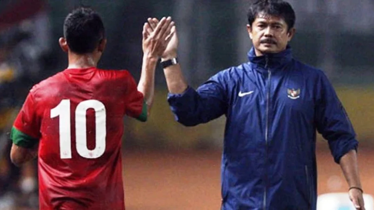 Indra Sjafri Rela Berlutut di Depan Pemain Timnas U-19, kenapa?